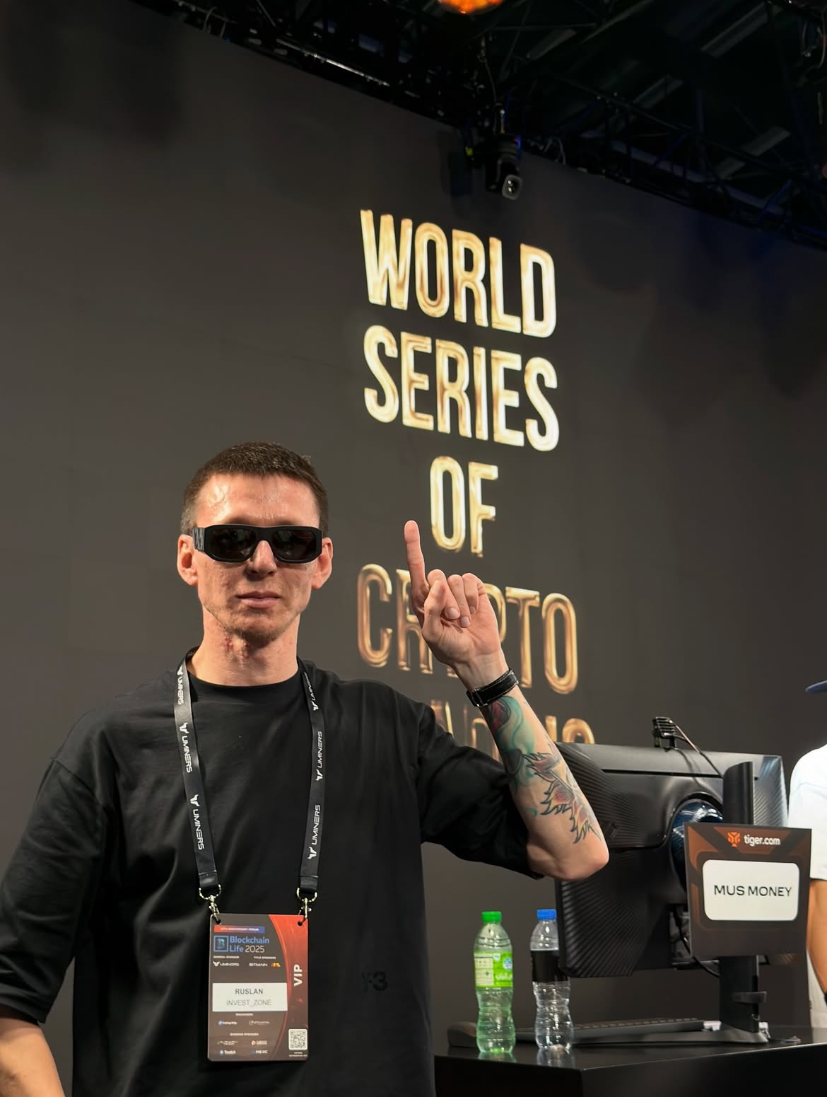 Attendee at the World Series of Crypto stand at Blockchain Life